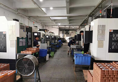 先進(jìn)的CNC加工機床